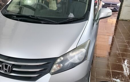 Honda Freed I, 2010 год, 900 000 рублей, 10 фотография