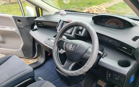 Honda Freed I, 2010 год, 900 000 рублей, 34 фотография