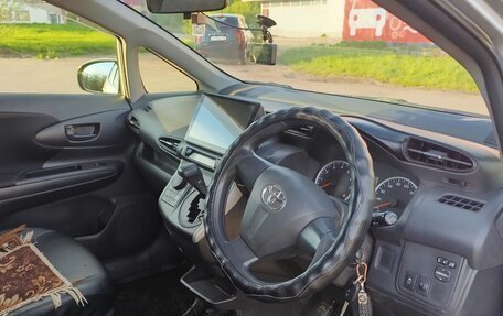 Toyota Wish II, 2014 год, 1 300 000 рублей, 31 фотография