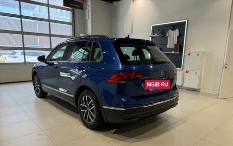 Volkswagen Tiguan II, 2021 год, 2 500 000 рублей, 6 фотография