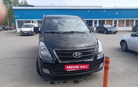 Hyundai H-1 II рестайлинг, 2017 год, 2 000 000 рублей, 3 фотография