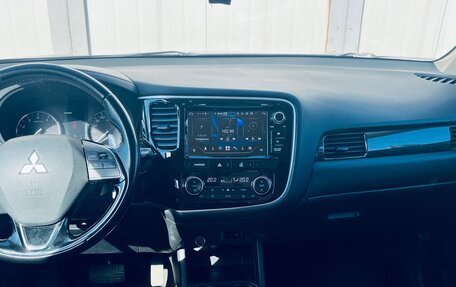 Mitsubishi Outlander III рестайлинг 3, 2015 год, 1 720 000 рублей, 5 фотография