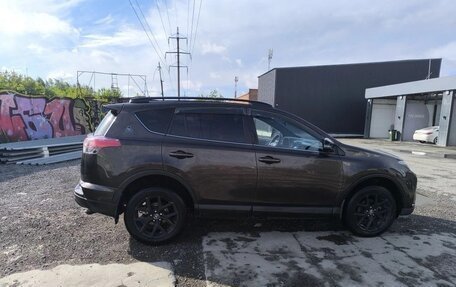 Toyota RAV4, 2018 год, 3 050 000 рублей, 3 фотография