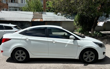 Hyundai Solaris II рестайлинг, 2016 год, 1 050 000 рублей, 2 фотография