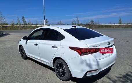 Hyundai Solaris II рестайлинг, 2018 год, 1 350 000 рублей, 3 фотография