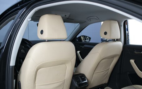 Skoda Superb III рестайлинг, 2017 год, 1 980 000 рублей, 10 фотография
