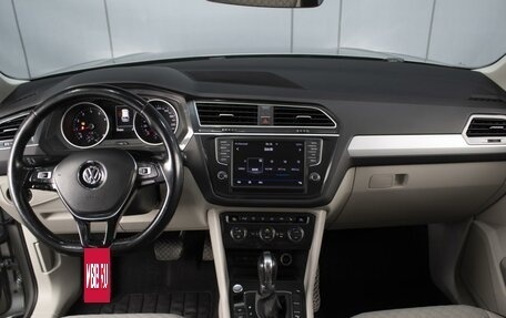 Volkswagen Tiguan II, 2017 год, 2 100 000 рублей, 5 фотография