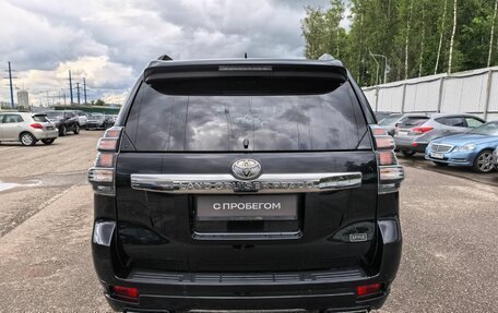 Toyota Land Cruiser Prado 150 рестайлинг 2, 2017 год, 4 249 000 рублей, 6 фотография