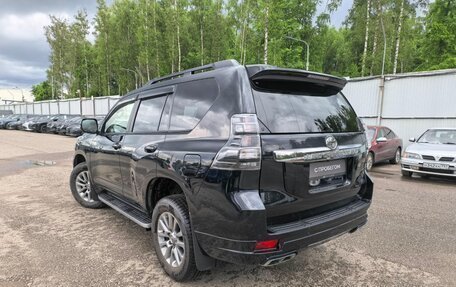 Toyota Land Cruiser Prado 150 рестайлинг 2, 2017 год, 4 249 000 рублей, 5 фотография