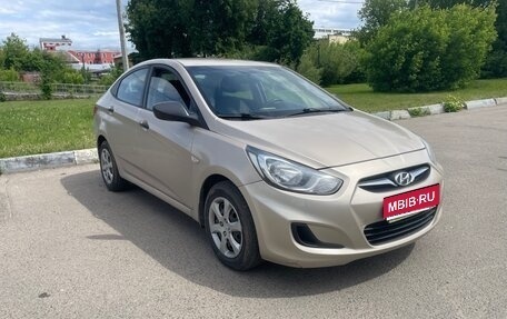 Hyundai Solaris II рестайлинг, 2012 год, 940 000 рублей, 1 фотография