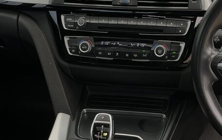 BMW 3 серия, 2018 год, 1 540 000 рублей, 13 фотография