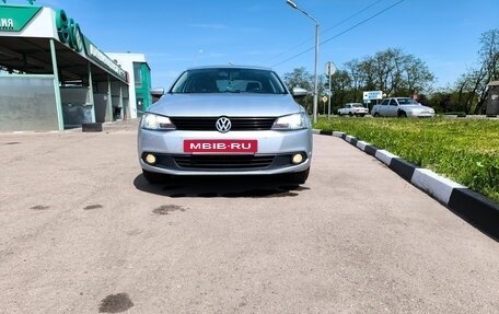 Volkswagen Jetta VI, 2014 год, 1 050 000 рублей, 2 фотография