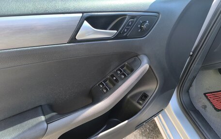 Volkswagen Jetta VI, 2014 год, 1 050 000 рублей, 12 фотография