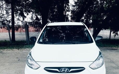 Hyundai Solaris II рестайлинг, 2013 год, 1 200 000 рублей, 4 фотография