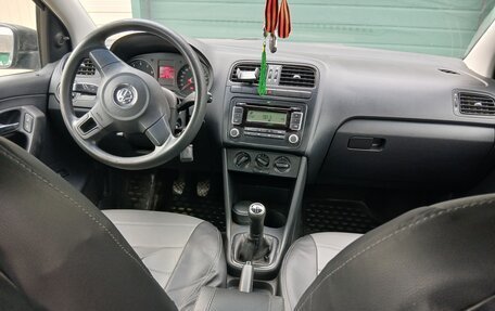 Volkswagen Polo VI (EU Market), 2010 год, 440 000 рублей, 2 фотография