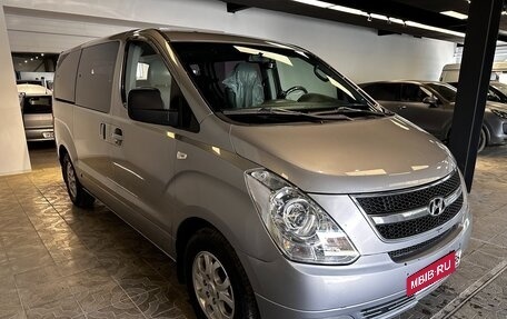 Hyundai Grand Starex Grand Starex I рестайлинг 2, 2015 год, 1 350 000 рублей, 2 фотография