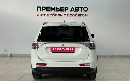Mitsubishi Outlander III рестайлинг 3, 2012 год, 975 000 рублей, 5 фотография