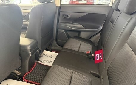 Mitsubishi Outlander III рестайлинг 3, 2012 год, 975 000 рублей, 8 фотография