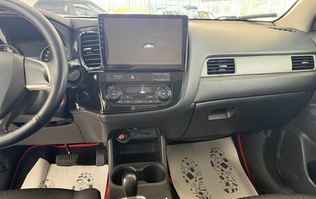 Mitsubishi Outlander III рестайлинг 3, 2012 год, 975 000 рублей, 9 фотография