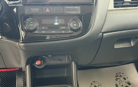 Mitsubishi Outlander III рестайлинг 3, 2012 год, 975 000 рублей, 10 фотография