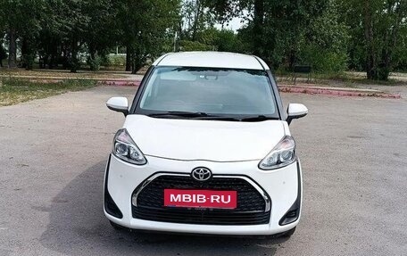 Toyota Sienta II, 2021 год, 1 050 000 рублей, 1 фотография
