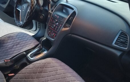 Opel Astra J, 2014 год, 870 000 рублей, 11 фотография