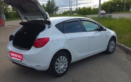 Opel Astra J, 2014 год, 870 000 рублей, 13 фотография