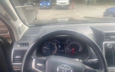 Toyota Land Cruiser Prado 150 рестайлинг 2, 2020 год, 5 800 000 рублей, 8 фотография