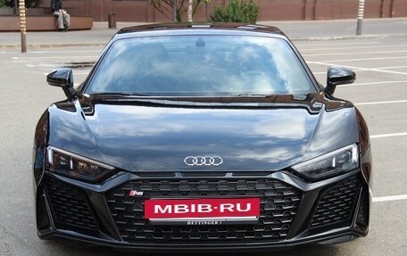 Audi R8, 2019 год, 15 500 000 рублей, 2 фотография