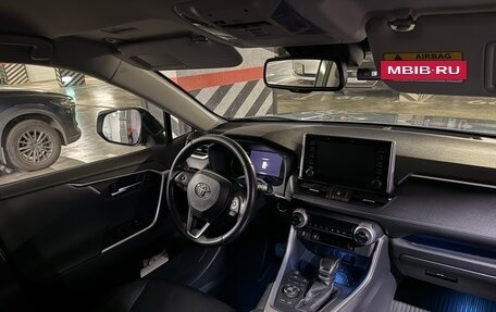 Toyota RAV4, 2020 год, 3 300 000 рублей, 6 фотография