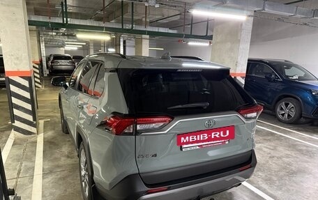 Toyota RAV4, 2020 год, 3 300 000 рублей, 9 фотография