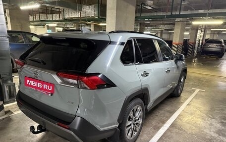 Toyota RAV4, 2020 год, 3 300 000 рублей, 10 фотография