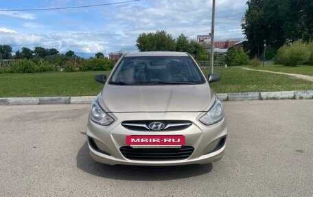 Hyundai Solaris II рестайлинг, 2012 год, 940 000 рублей, 3 фотография