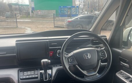 Honda Stepwgn IV, 2016 год, 1 880 000 рублей, 18 фотография