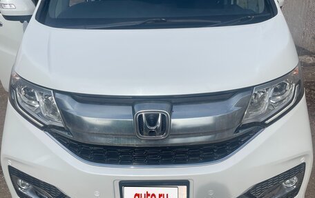 Honda Stepwgn IV, 2016 год, 1 880 000 рублей, 24 фотография