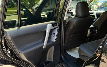 Toyota Land Cruiser Prado 150 рестайлинг 2, 2018 год, 4 750 000 рублей, 13 фотография