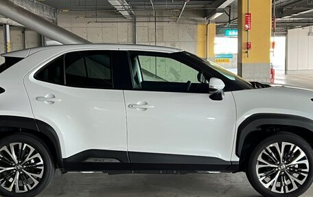 Toyota Yaris Cross, 2023 год, 1 620 000 рублей, 5 фотография