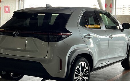 Toyota Yaris Cross, 2023 год, 1 620 000 рублей, 2 фотография
