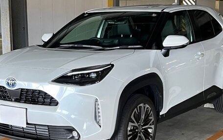 Toyota Yaris Cross, 2023 год, 1 620 000 рублей, 4 фотография
