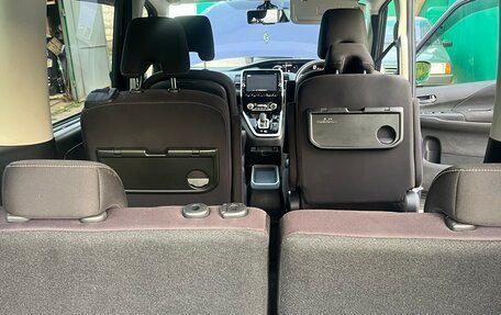 Nissan Serena IV, 2018 год, 2 150 000 рублей, 11 фотография