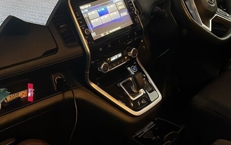 Nissan Serena IV, 2018 год, 2 150 000 рублей, 30 фотография