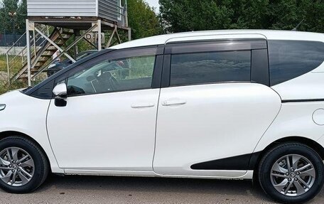 Toyota Sienta II, 2021 год, 1 050 000 рублей, 5 фотография