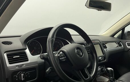 Volkswagen Touareg III, 2016 год, 3 045 000 рублей, 21 фотография