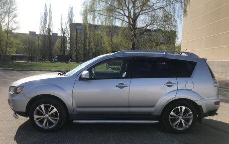 Mitsubishi Outlander III рестайлинг 3, 2010 год, 859 000 рублей, 1 фотография