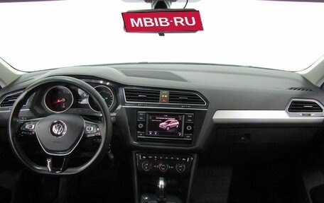 Volkswagen Tiguan II, 2018 год, 2 040 000 рублей, 14 фотография