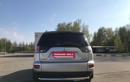 Mitsubishi Outlander III рестайлинг 3, 2010 год, 859 000 рублей, 2 фотография