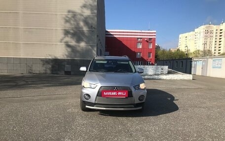 Mitsubishi Outlander III рестайлинг 3, 2010 год, 859 000 рублей, 5 фотография