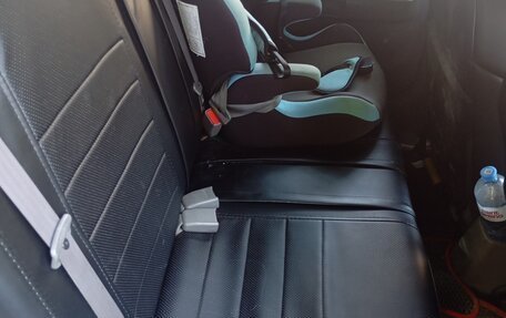 KIA Rio II, 2004 год, 70 000 рублей, 19 фотография