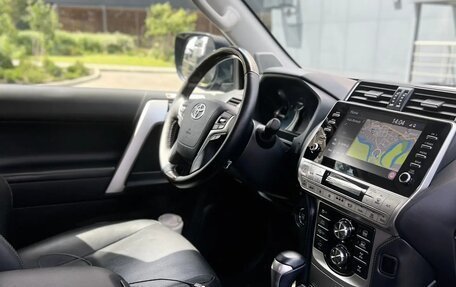 Toyota Land Cruiser Prado 150 рестайлинг 2, 2022 год, 6 600 000 рублей, 10 фотография