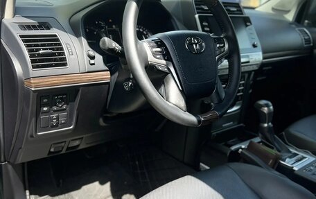 Toyota Land Cruiser Prado 150 рестайлинг 2, 2022 год, 6 600 000 рублей, 11 фотография